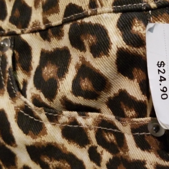 Leopard Denim ankle pants 30 waist 26 from crotch - Picture 4 of 7